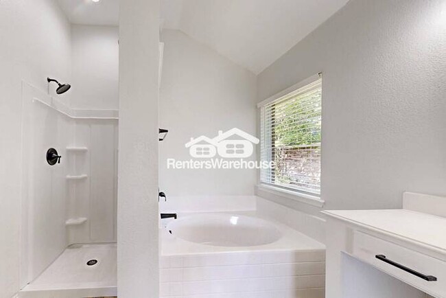 Building Photo - MOVE IN READY - 3BED/2BATH - FORNEY TEXAS