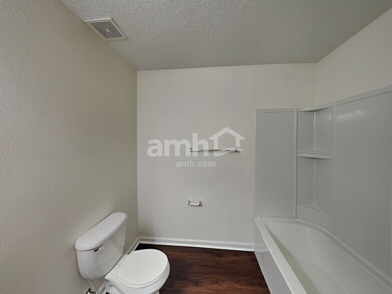 Building Photo - 13728 Devan Lee Dr N