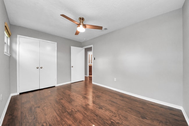 Building Photo - 25603 Pine Acres Cir