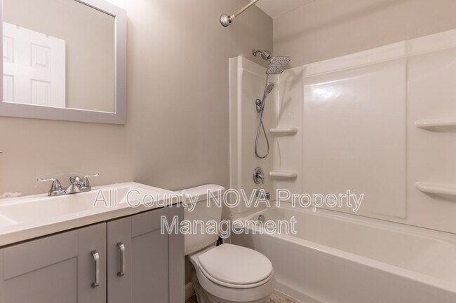 Building Photo - 1438 Cottonwood Ct