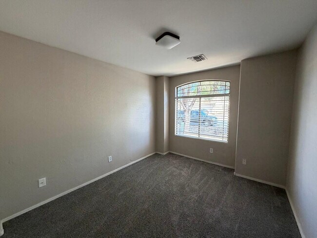 Building Photo - 43269 W Arizona Ave