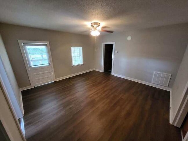 Building Photo - 1474 Neighbors Rd