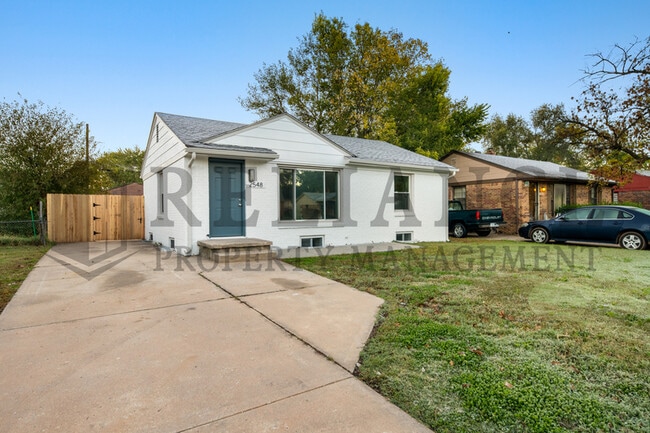 Building Photo - 2548 N Somerset Ave