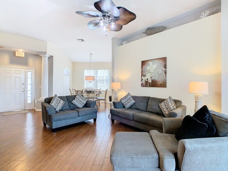 Building Photo - 846 Orista Dr