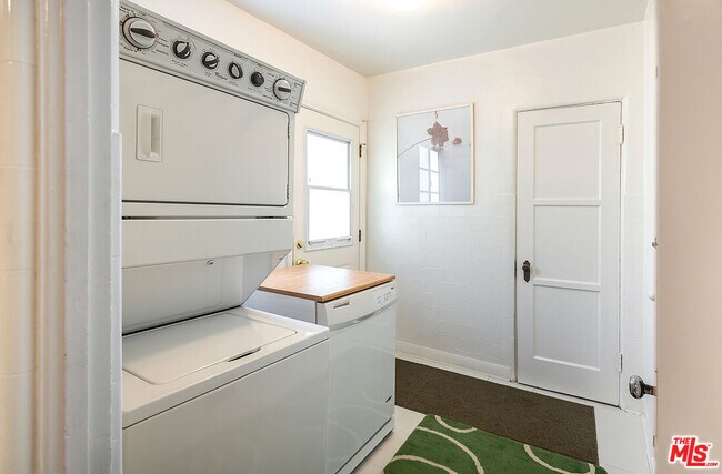 Building Photo - 6226 Drexel Ave