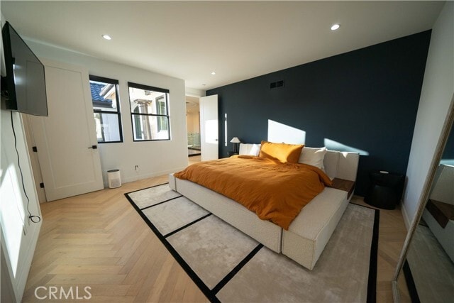 Building Photo - 17437 Oak Creek Ct