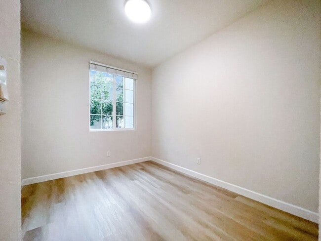 Building Photo - Modern Townhome Living in North San Jose – Attached 2-Car Garage