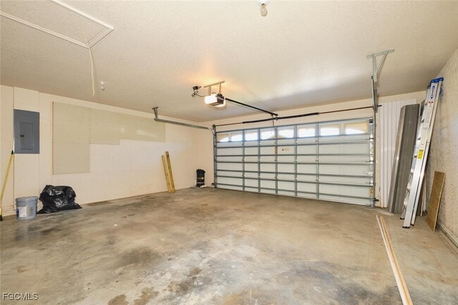 Building Photo - 132 SE 19th Terrace