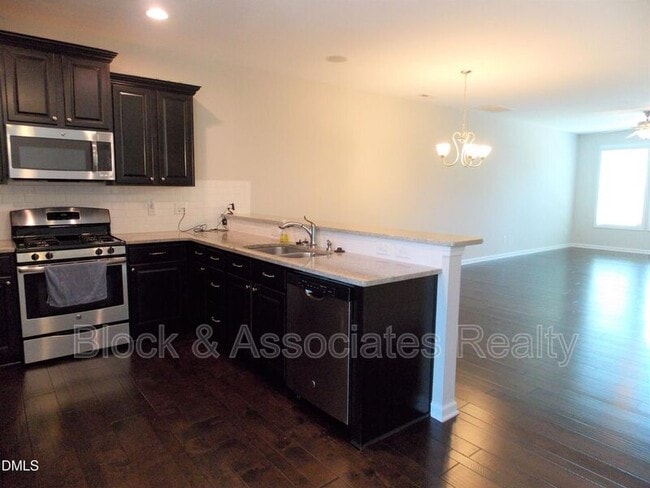 Building Photo - 509 N Tunstall Ave