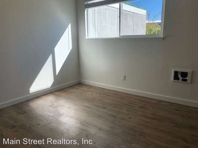 Building Photo - 1945 42nd Ave