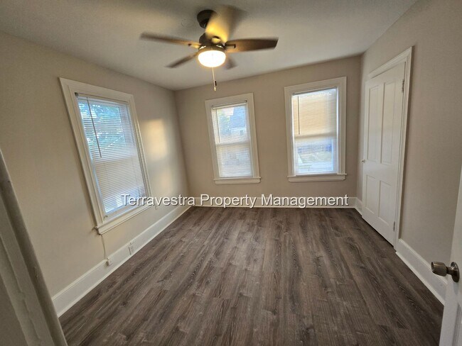 Building Photo - 321-323 South 5th Street