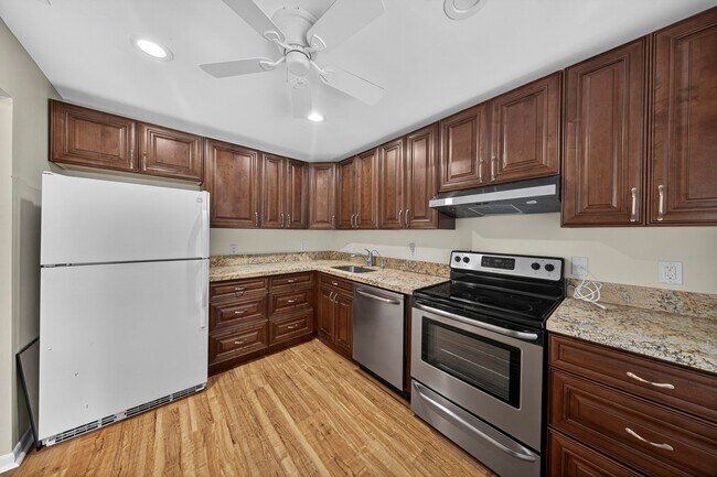 Building Photo - 9187 Norte Lago