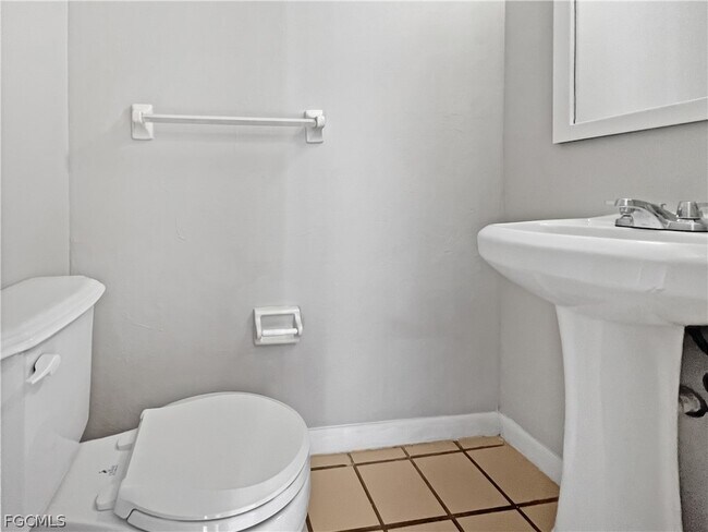 Building Photo - 1123 SW 48th Terrace