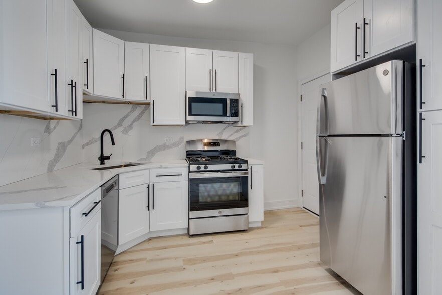 Building Photo - 1906 N Whipple St