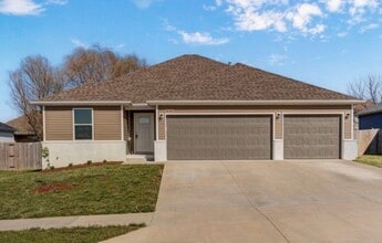 Building Photo - 4 Bedroom | 2 Bathroom | 3 Car Garage| Republic MO | Fenced Backyard!