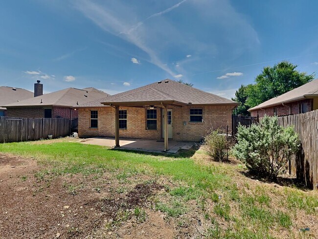 Building Photo - MOVE IN READY NOW IN KELLER ISD!  3 Bedroo...