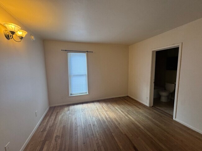 Building Photo - 500 S Lincoln St