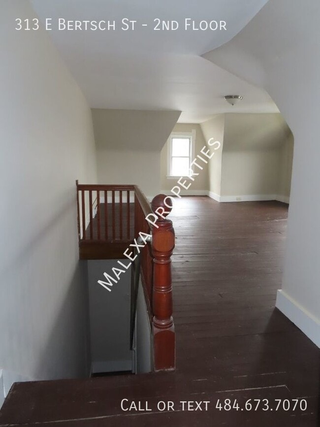 Building Photo - 313 E Bertsch St