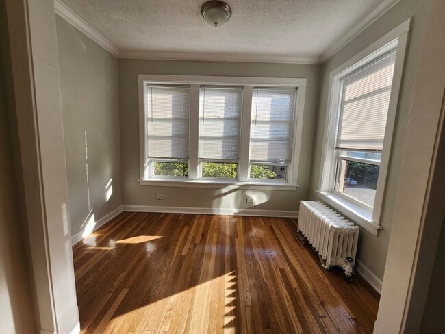 Building Photo - 416 E 110th St