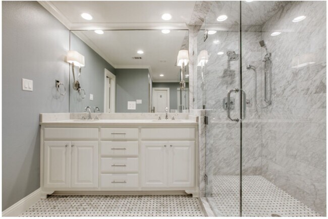 Building Photo - 4024 Inwood Rd