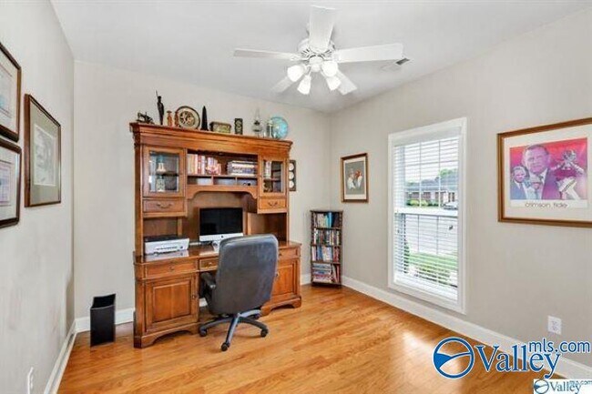Building Photo - 119 Averbeck Ct