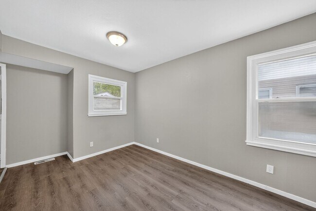 Building Photo - 416 Crawford Rd