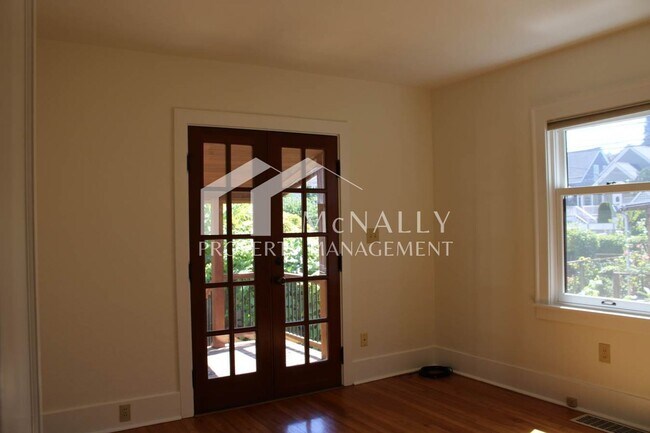 Building Photo - 508 N 11th St