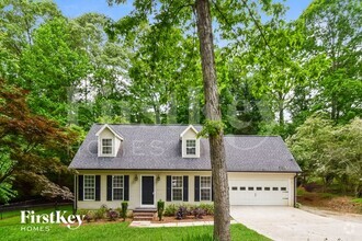 Building Photo - 3710 Newport Dr