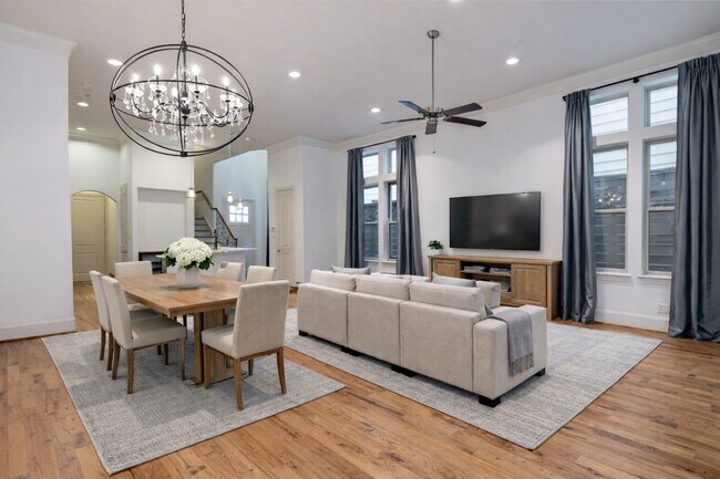 Building Photo - 1103 Summer St