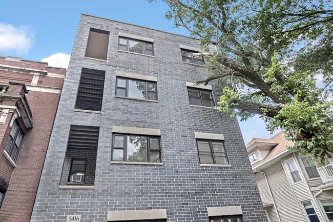 Primary Photo - 5416 N Winthrop Ave