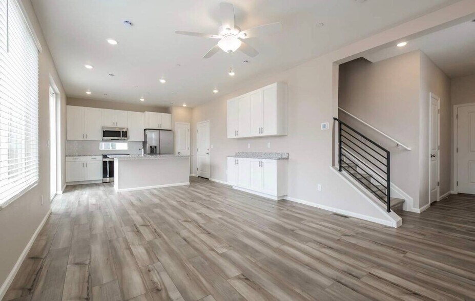 Building Photo - 10169 Scranton Ct