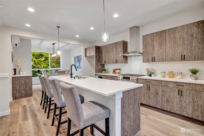 Building Photo - 15008 40th Ave W