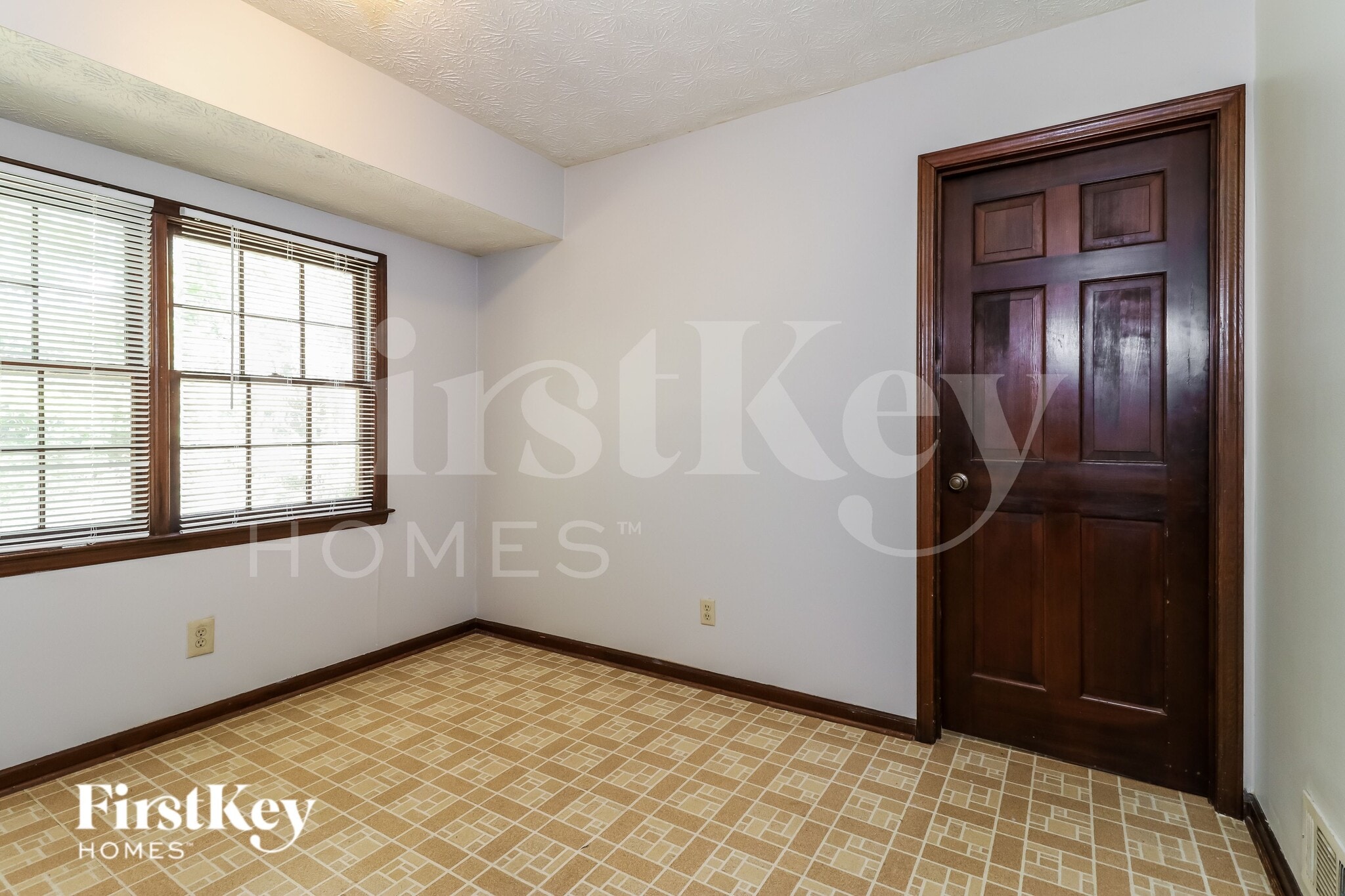 Building Photo - 5279 Santee St SW