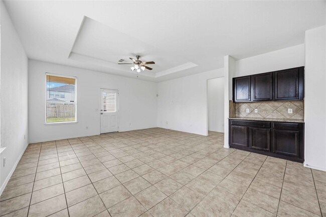 Building Photo - 5803 Camelia Evergreen Ln