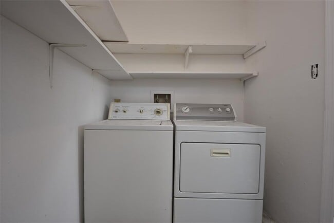 Building Photo - 5809 Village Forest Ct