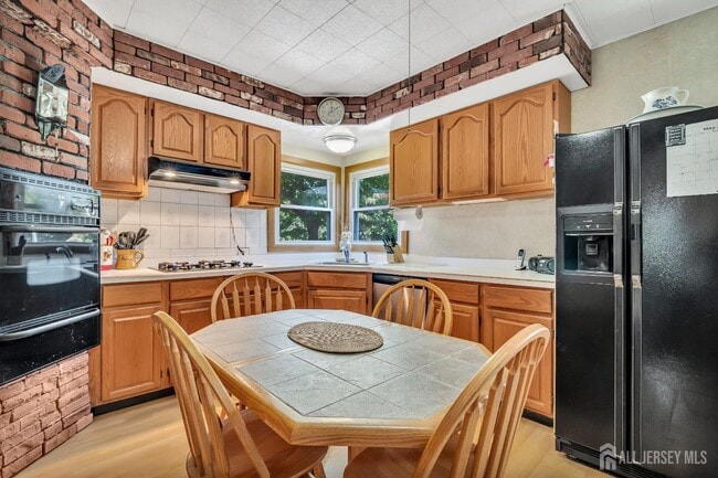 Building Photo - 314-316-316 Park Pl