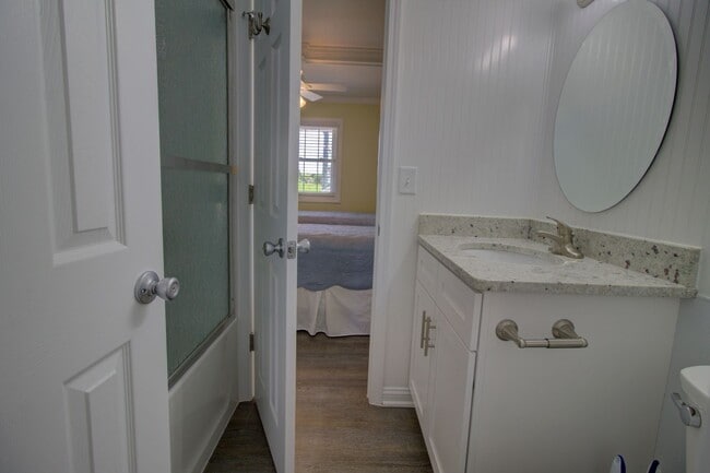 Building Photo - Year Round 2BR 1BA Unit On Topsail Island