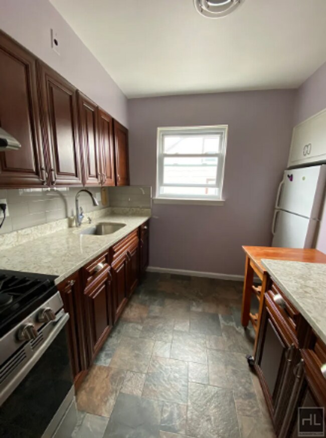 Primary Photo - 158 STREET