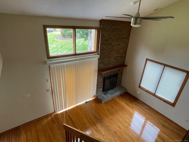 Building Photo - 54 Ivy Ln