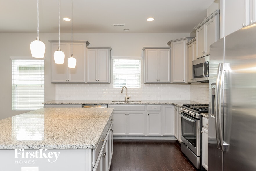 Building Photo - 6014 Eleanor Rigby Rd