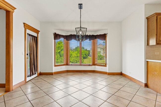 Building Photo - 552 Waters Edge Dr