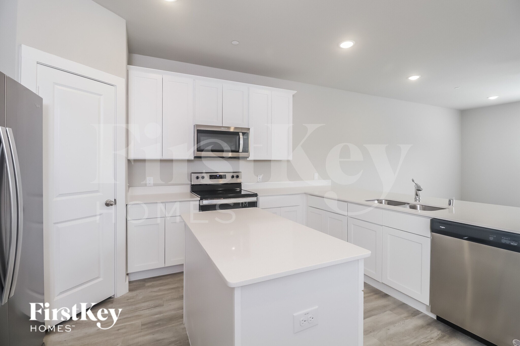 Building Photo - 334 Niki Dr