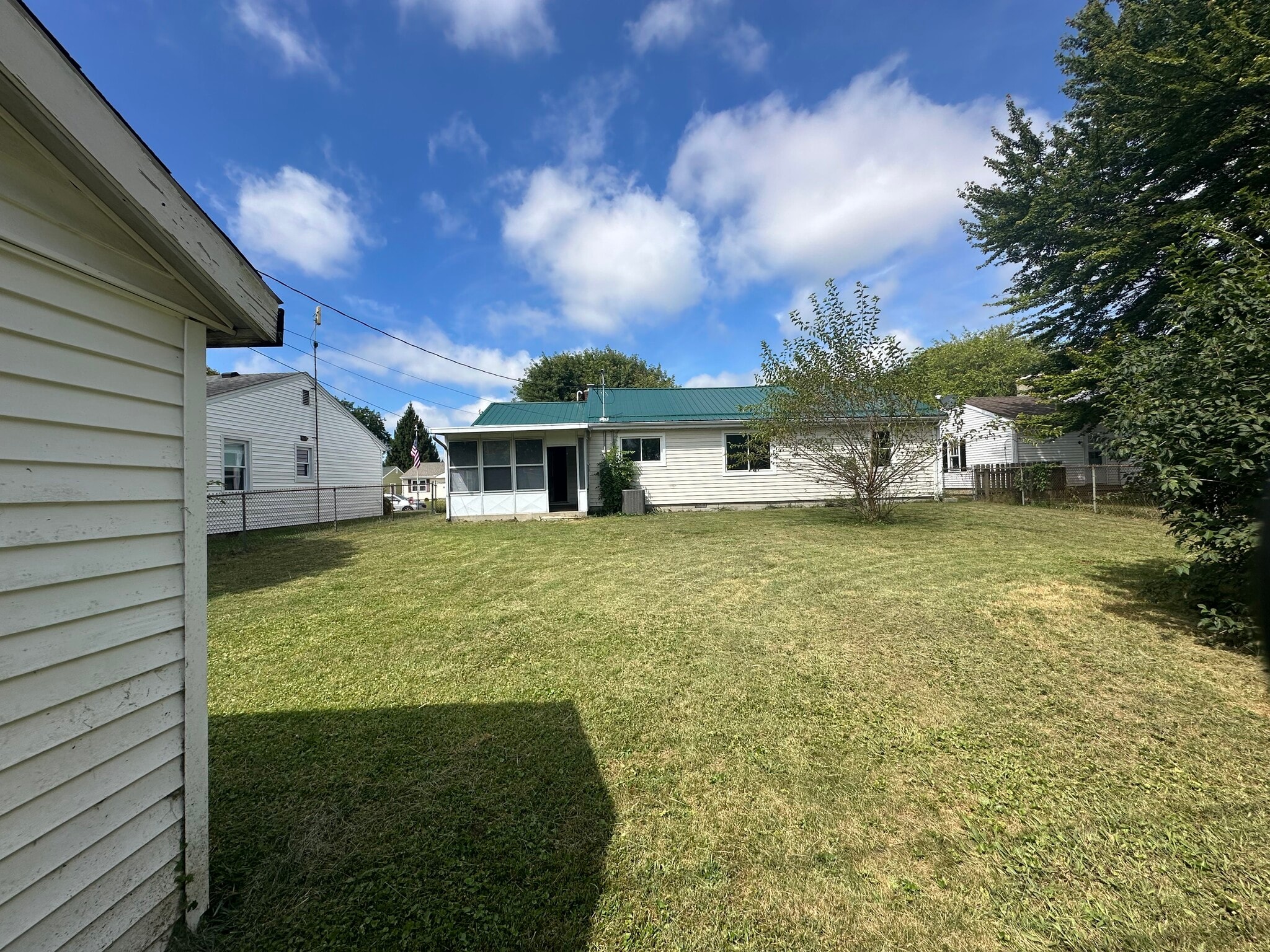 Building Photo - 368 Darbyshire Dr