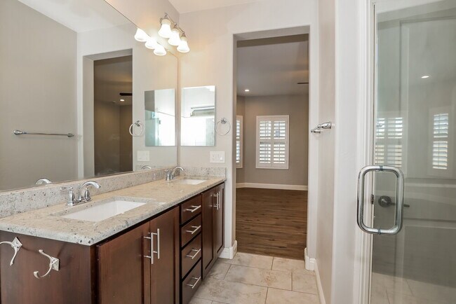 Building Photo - 11124 E Tupelo Ave