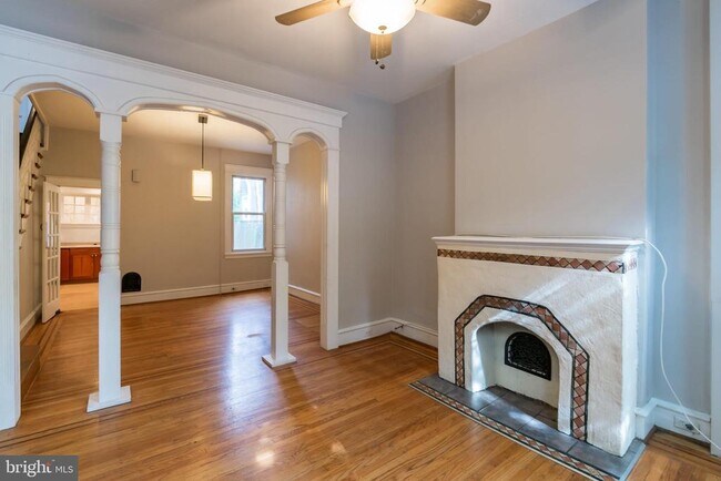 Primary Photo - 1221 Marlborough St