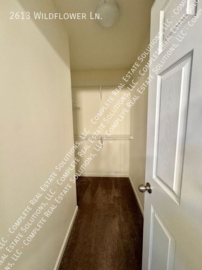 Building Photo - Move-in Special:  $300 off first months rent