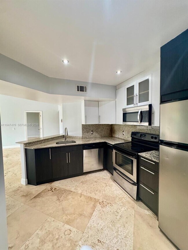 Building Photo - 8871 Wiles Rd