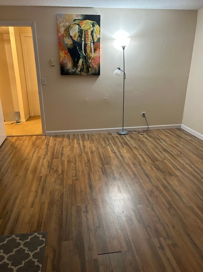 Building Photo - 11 King Arthur Dr
