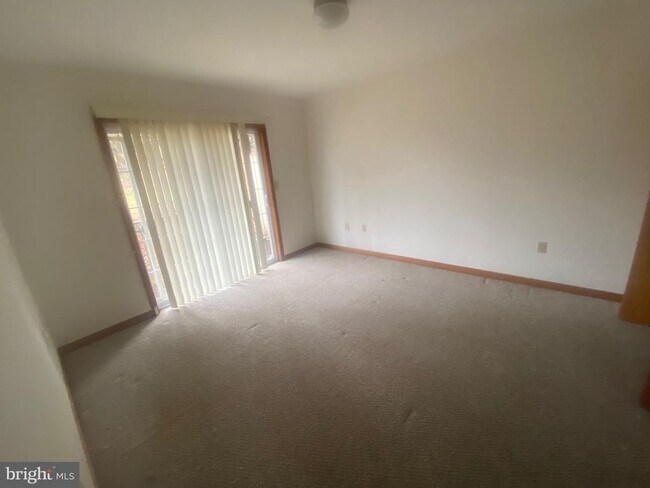 Building Photo - 1312 Clay Ave