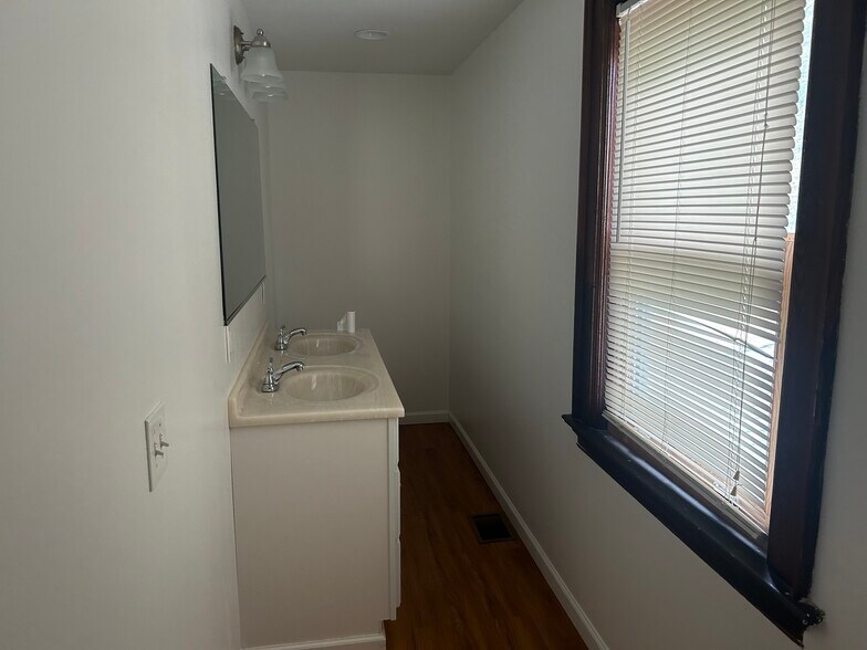 2nd Floor bathroom (2) - 229 N Lowell Ave